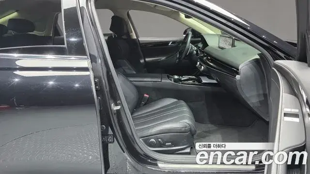 Genesis Electrified G80 2022 — Photo 11/20