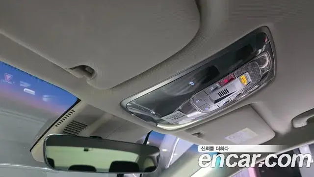 Genesis Electrified G80 2022 — Photo 18/20