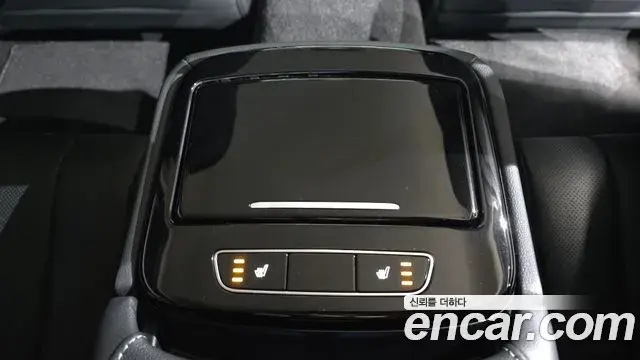 Genesis Electrified G80 2022 — Photo 19/20
