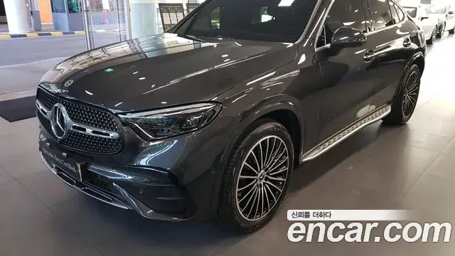 Mercedes-Benz GLC-Class 2024 — Photo 10/17