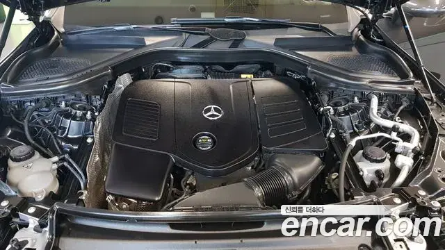 Mercedes-Benz GLC-Class 2024 — Photo 5/17