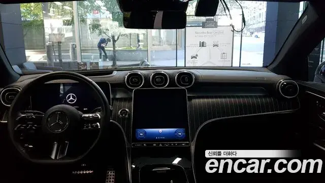 Mercedes-Benz GLC-Class 2024 — Photo 6/17