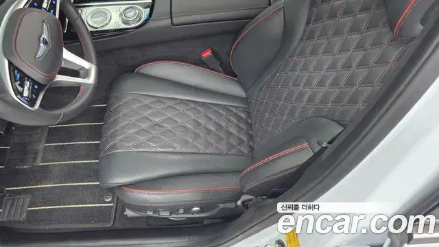 Genesis Electrified G80 2022 — Photo 19/20