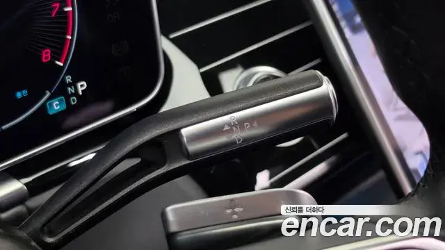 Mercedes-Benz S-Class 2022 — Photo 9/20