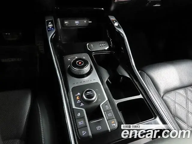 Kia Sorento 2021 — Photo 14/20