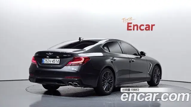 Genesis G70 2018 — Photo 2/20