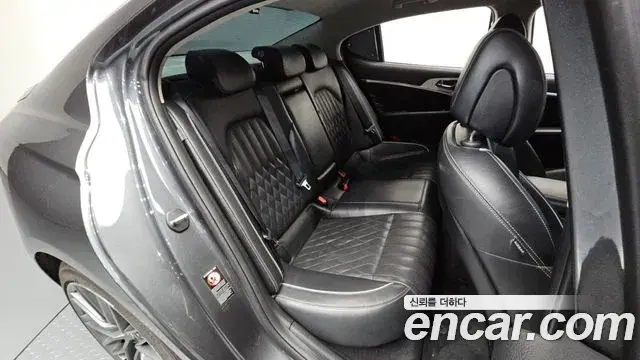 Genesis G70 2018 — Photo 11/20