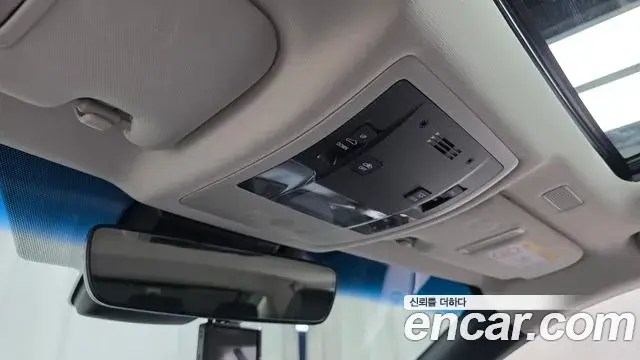 Lexus ES300h 2020 — Photo 19/20