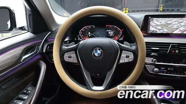 BMW 5 Series 2020 — Фото 13/20