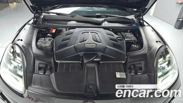 Porsche Cayenne 2020 — Photo 6/20