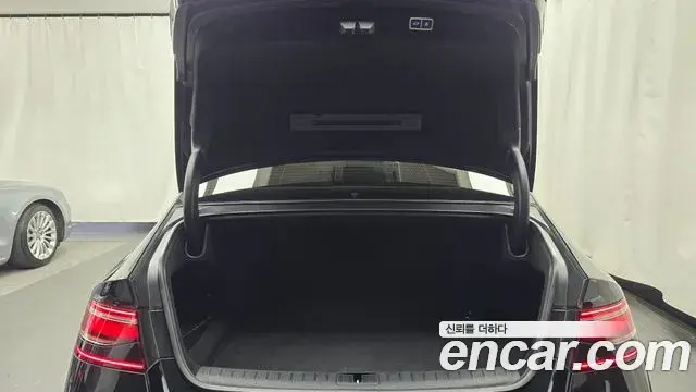 Genesis G90 2022 — Photo 20/20