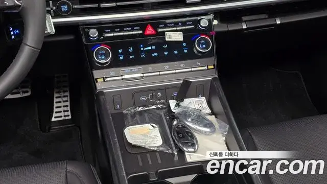 Hyundai Santa Fe 2026 — Photo 18/20