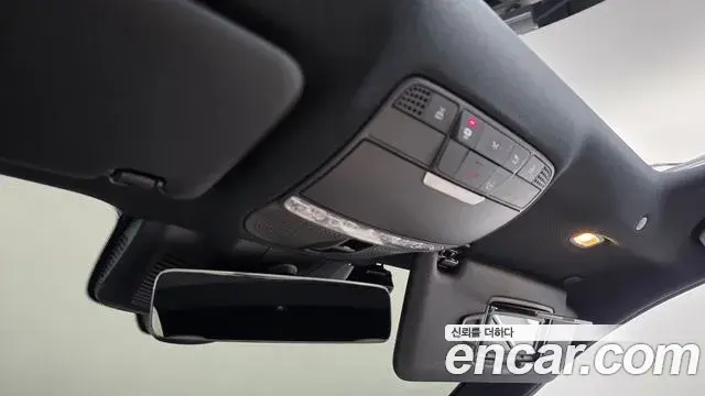 Mercedes-Benz E-Class 2021 — Photo 19/20