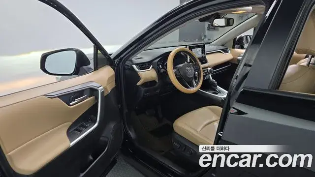 Toyota RAV4 2020 — Photo 10/20