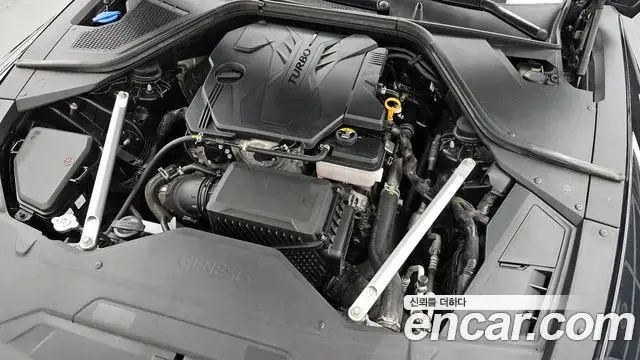 Genesis Electrified G80 2022 — Photo 6/20