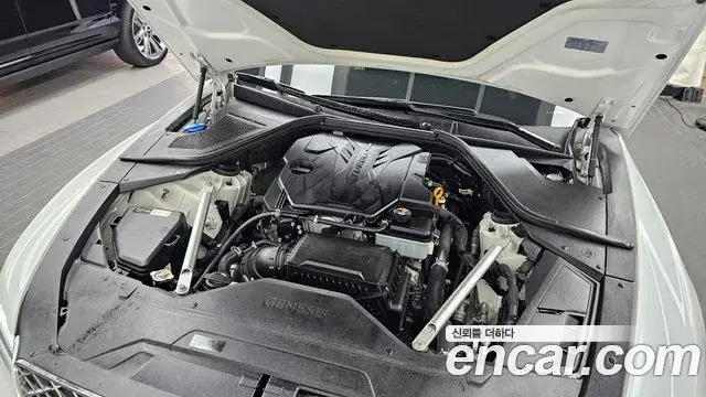 Genesis Electrified G80 2020 — Photo 6/20