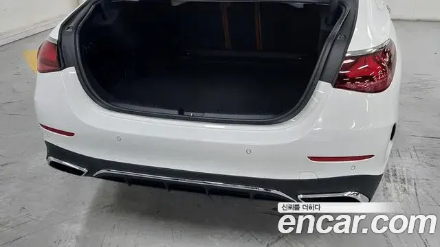 Mercedes-Benz E-Class 2026 — Photo 11/17