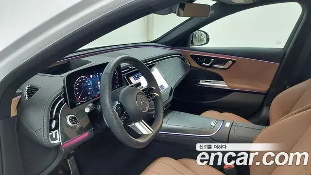 Mercedes-Benz E-Class 2026 — Photo 13/17