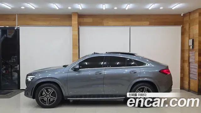 Mercedes-Benz GLE-Class 2021 — Photo 4/20