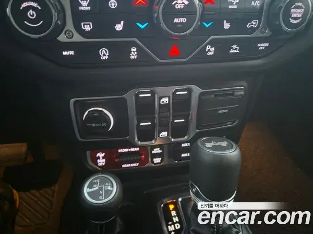 Jeep Wrangler 2025 — Şəkil 9/19