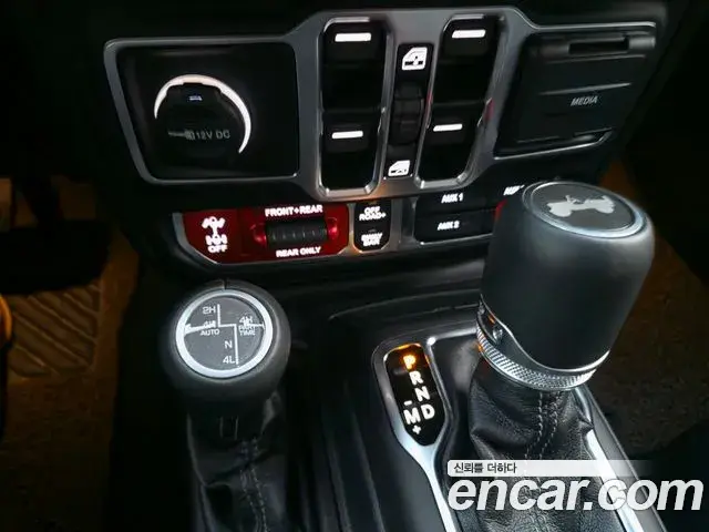 Jeep Wrangler 2025 — Şəkil 11/19