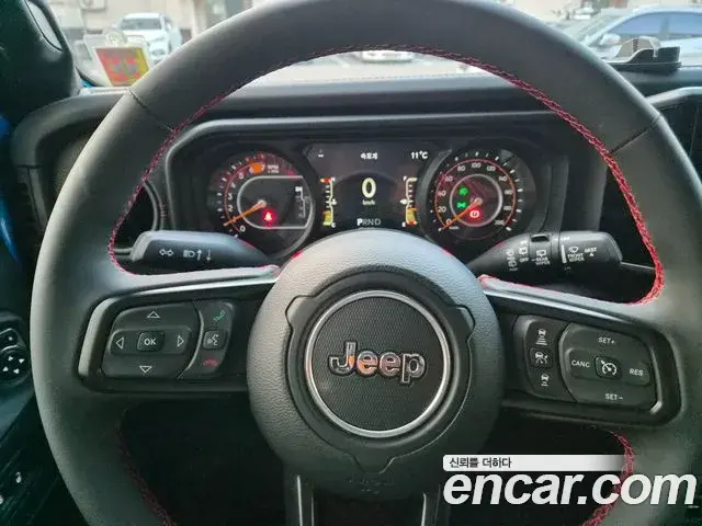 Jeep Wrangler 2025 — Şəkil 13/19