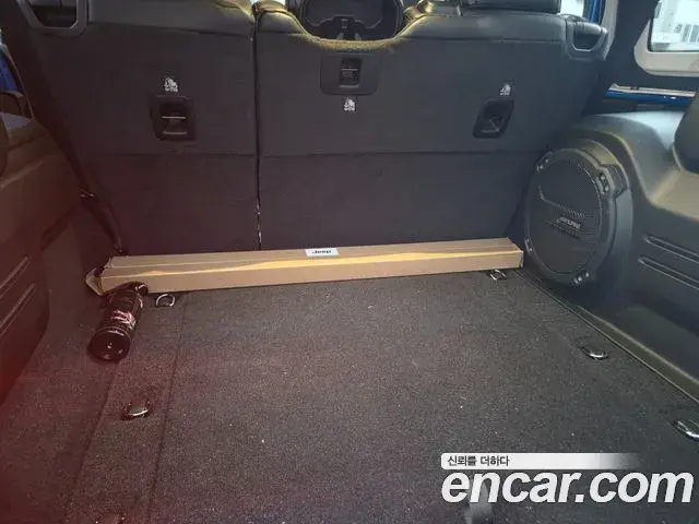 Jeep Wrangler 2025 — Şəkil 17/19