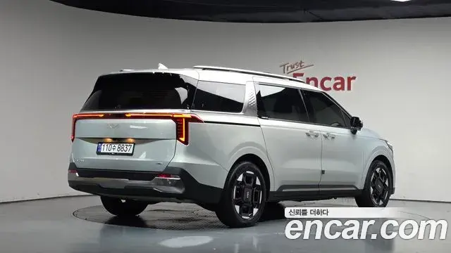 Kia Carnival 2024 — Photo 2/20
