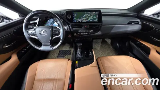 Lexus ES300h 2024 — Photo 7/20