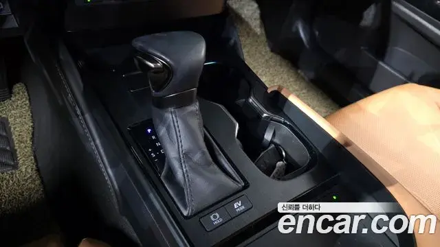 Lexus ES300h 2024 — Photo 9/20