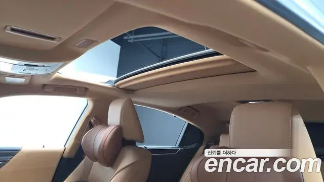 Lexus ES300h 2024 — Photo 18/20