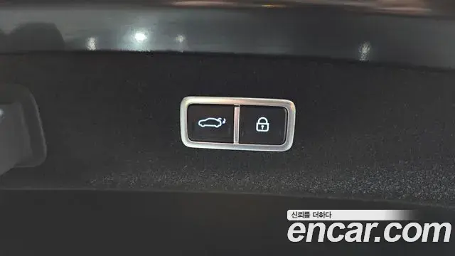Genesis G90 2024 — Photo 18/20