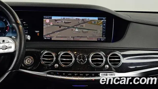 Mercedes-Benz S-Class 2018 — ფოტო 14/20