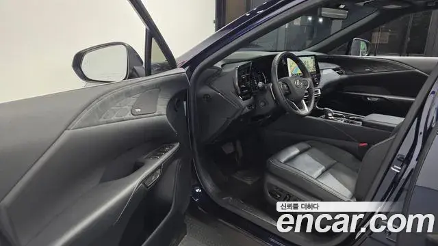 Lexus RX350h 2023 — Photo 10/20