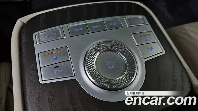 Genesis Electrified G80 2022 — Şəkil 19/20