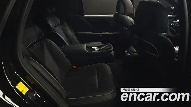 Genesis G90 2024 — Photo 11/20