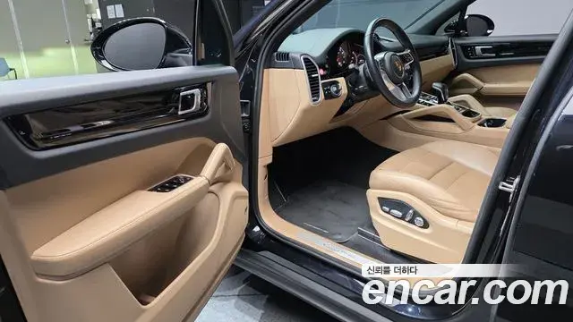 Porsche Cayenne 2019 — Photo 10/20