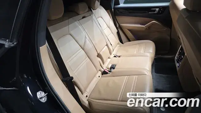 Porsche Cayenne 2019 — Photo 11/20