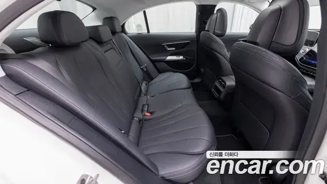 Mercedes-Benz E-Class 2026 — Şəkil 9/18