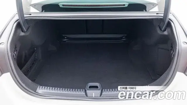 Mercedes-Benz E-Class 2026 — Şəkil 11/18