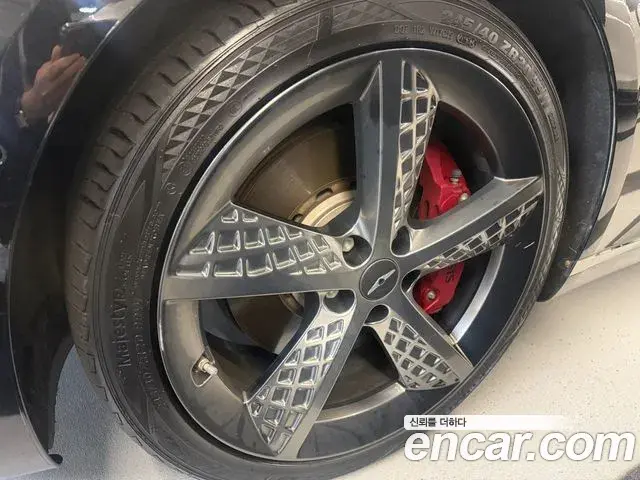 Genesis Electrified G80 2023 — Photo 19/20