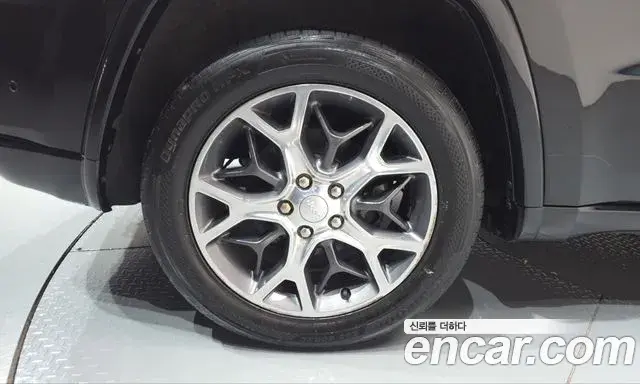 Jeep Grand Cherokee 2019 — Şəkil 5/20