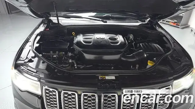 Jeep Grand Cherokee 2019 — Şəkil 6/20