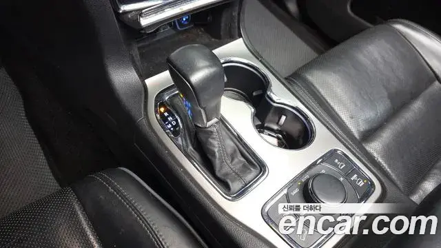 Jeep Grand Cherokee 2019 — Şəkil 9/20