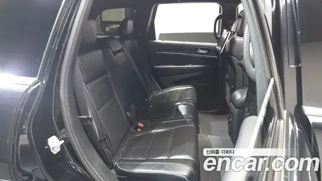 Jeep Grand Cherokee 2019 — Şəkil 11/20