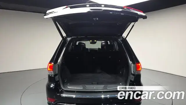Jeep Grand Cherokee 2019 — Şəkil 20/20