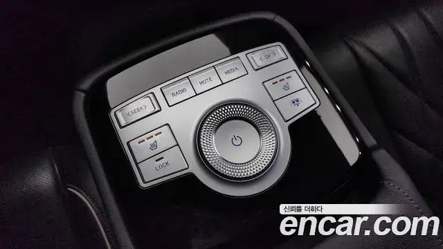 Genesis Electrified G80 2021 — Photo 19/20