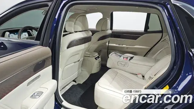 Genesis G90 2022 — Photo 12/20
