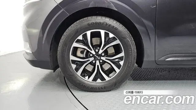 Kia Carnival 2022 — Фото 5/20