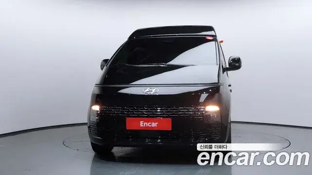 Hyundai Staria 2023 — Photo 3/20